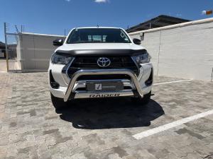 Toyota Hilux 2.4GD-6 double cab Raider manual - Image 4