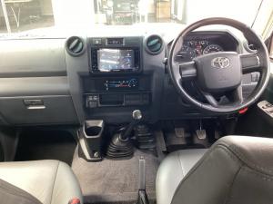 Toyota Land Cruiser 79 4.5D-4D V8 double cab LX - Image 6