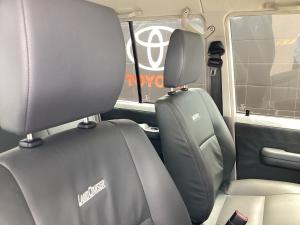 Toyota Land Cruiser 79 4.5D-4D V8 double cab LX - Image 11