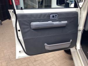Toyota Land Cruiser 79 4.5D-4D V8 double cab LX - Image 18