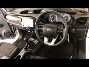 Toyota Hilux 2.4GD-6 single cab Raider manual - Image 6