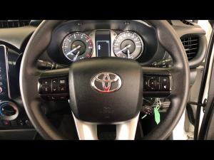 Toyota Hilux 2.4GD-6 single cab Raider manual - Image 8
