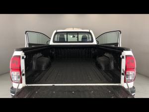 Toyota Hilux 2.4GD-6 single cab Raider manual - Image 13
