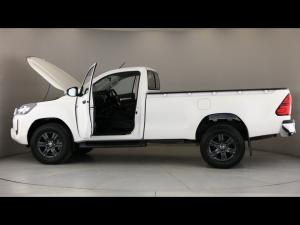 Toyota Hilux 2.4GD-6 single cab Raider manual - Image 26