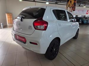 Toyota Vitz 1.0 XR manual - Image 2