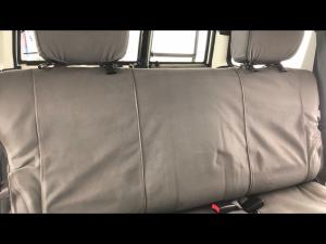 Toyota Land Cruiser 76 4.5D-4D V8 station wagon LX - Image 11