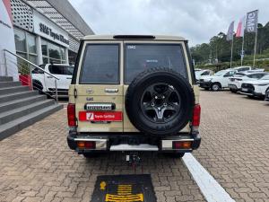 Toyota Land Cruiser 76 2.8GD-6 station wagon LX manual - Image 5