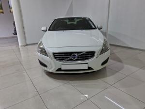 Volvo S60 2.0T Powershift - Image 4