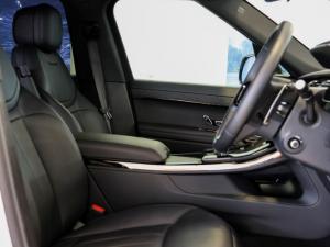 Land Rover Range Rover Sport D350 Dynamic HSE - Image 9