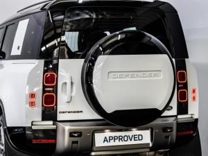 Land Rover Defender 110 D300 X-Dynamic HSE - Image 10