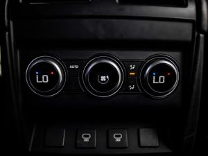 Land Rover Defender 110 D300 X-Dynamic HSE - Image 11