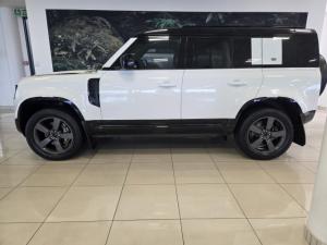 Land Rover Defender 110 D300 X-Dynamic HSE - Image 2