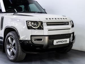 Land Rover Defender 110 D300 X-Dynamic HSE - Image 3