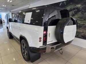 Land Rover Defender 110 D300 X-Dynamic HSE - Image 3