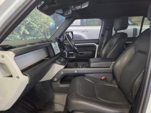 Land Rover Defender 110 D300 X-Dynamic HSE - Image 7