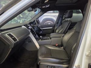 Land Rover Discovery D300 R-Dynamic SE - Image 6