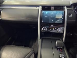 Land Rover Discovery D300 R-Dynamic SE - Image 8