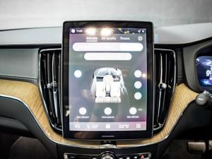 Volvo XC60 T8 Plug-In Hybrid AWD Plus Bright - Image 10