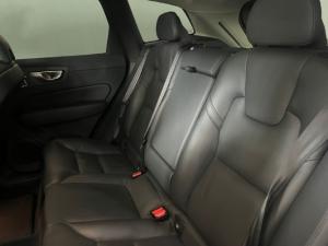 Volvo XC60 B5 AWD Ultimate Dark - Image 5