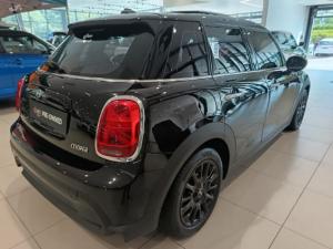 MINI Hatch Cooper Hatch 5-door - Image 12