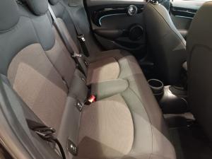 MINI Hatch Cooper Hatch 5-door - Image 7