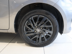 Toyota Vitz 1.0 XR auto - Image 6