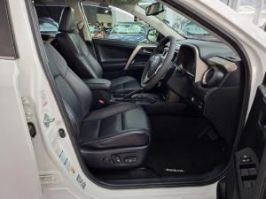 Toyota RAV4 2.5 AWD VX - Image 9