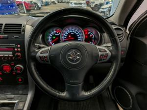 Suzuki Grand Vitara 2.4 Summit - Image 8
