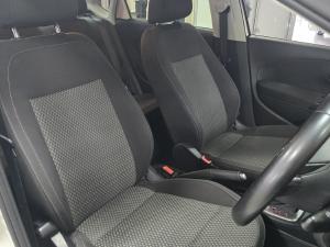 Volkswagen Polo sedan 1.6 Comfortline auto - Image 12