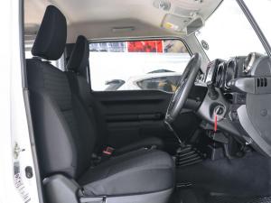 Suzuki Jimny 1.5 GLX AllGrip 3-door manual - Image 23