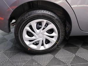 Toyota Vitz 1.0 - Image 7