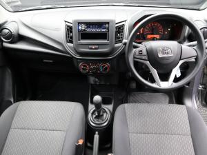 Toyota Vitz 1.0 - Image 8
