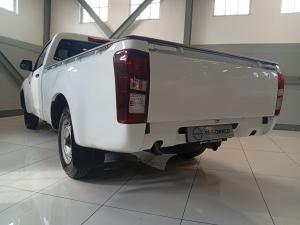 Isuzu D-Max Gen 6 250c single cab - Image 9