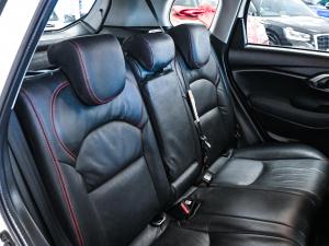 Suzuki Grand Vitara 1.5 GL auto - Image 20