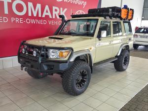 Toyota Land Cruiser 76 4.5D-4D V8 station wagon LX - Image 6