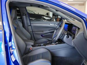 Volkswagen Golf R - Image 12