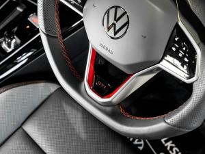 Volkswagen Golf GTI - Image 8