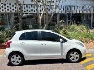 Toyota Yaris T3 Spirit automatic 5-Door - Image 3