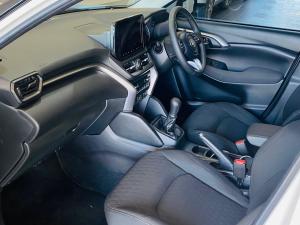 Toyota Urban Cruiser 1.5 XR manual - Image 7