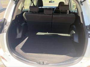 Toyota RAV4 2.2D-4D AWD GX - Image 14