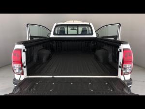 Toyota Hilux 2.4GD-6 single cab Raider manual - Image 13