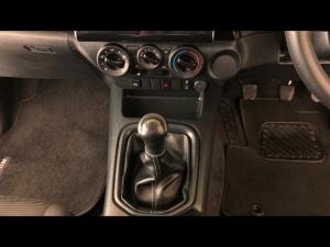 Toyota Hilux 2.4GD-6 single cab Raider manual - Image 15