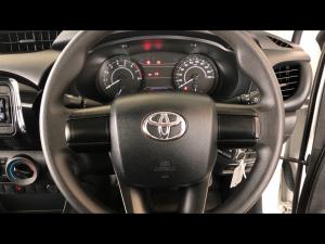 Toyota Hilux 2.0 single cab S (aircon) - Image 8