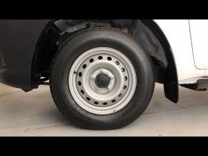 Toyota Hilux 2.0 single cab S (aircon) - Image 18