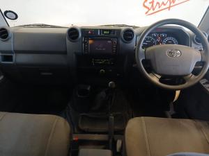 Toyota Land Cruiser 79 4.5D-4D V8 double cab LX - Image 6