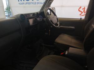 Toyota Land Cruiser 79 4.5D-4D V8 double cab LX - Image 7