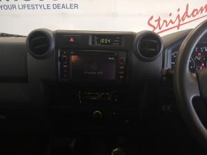 Toyota Land Cruiser 79 4.5D-4D V8 double cab LX - Image 11