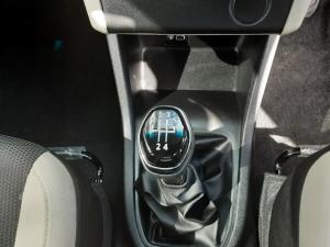 Renault Triber 1.0 Evolution - Image 10