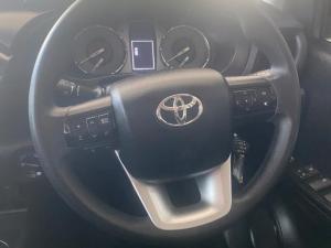 Toyota Hilux 2.4 GD-6 Raider 4X4 automaticD/C - Image 8