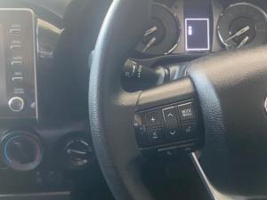 Toyota Hilux 2.4 GD-6 Raider 4X4 automaticD/C - Image 9